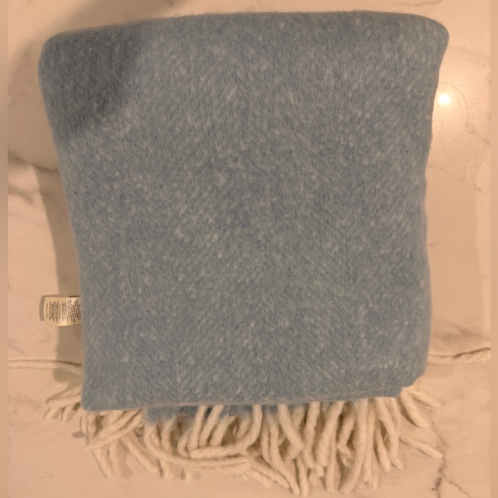 UpWest Soft Blue and Cream throw blanket - Picture 8 of 9